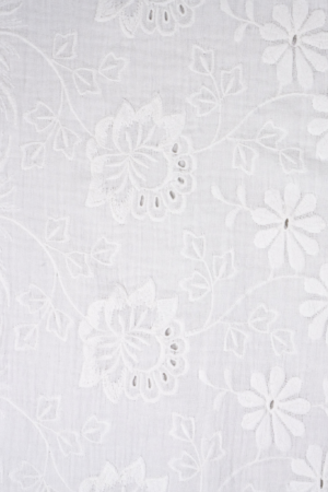 Musselin Stickerei Blumen Weiss 2.0 m x 1.35 m