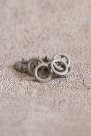 20 Jersey Druckknopfsets Hellgrau